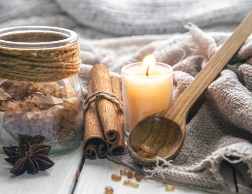 Naturalne świece zapachowe - historia, skład, zapachowe rodziny i wpływ na nastrój przez cały rok